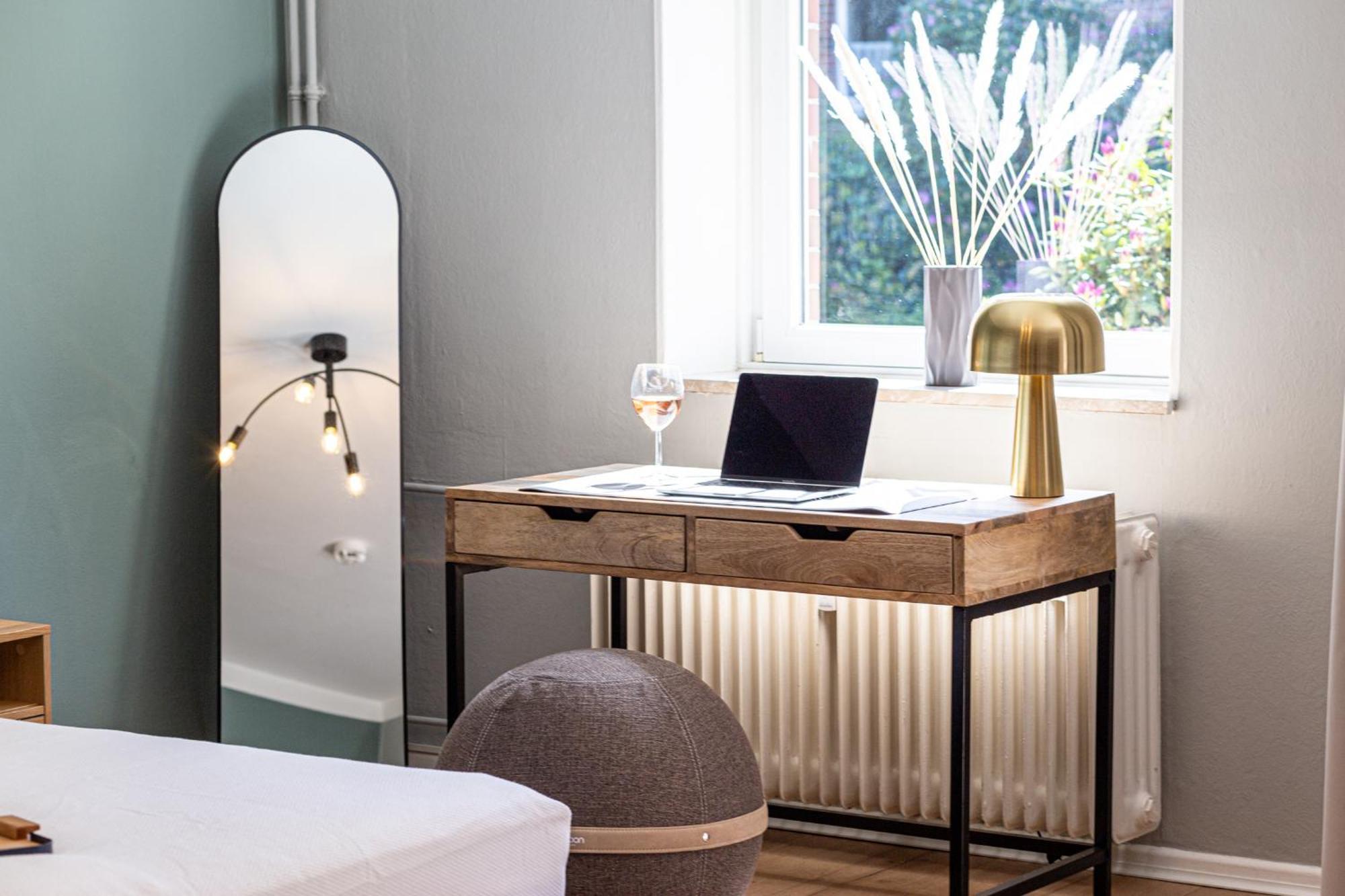 Have-A-Nice-Stay - Nahe Bahnhof Ahrensburg - 20 Minuten Nach Hamburg - Trotzdem Ruhig Gelegen - 6 Minuten Zu Fuss Ins Zentrum Ahrensburg - Modern Eingerichtet Eksteriør billede