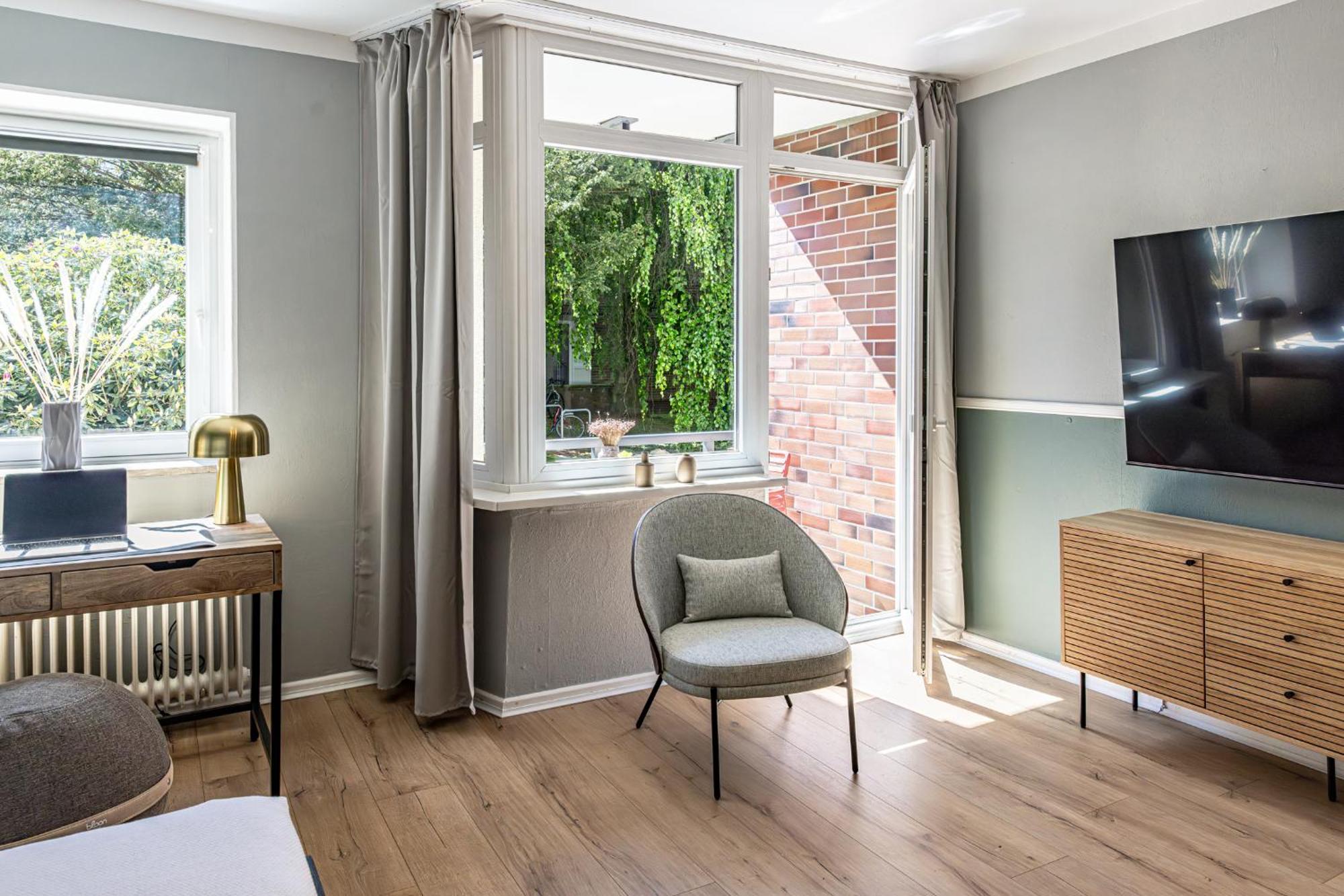 Have-A-Nice-Stay - Nahe Bahnhof Ahrensburg - 20 Minuten Nach Hamburg - Trotzdem Ruhig Gelegen - 6 Minuten Zu Fuss Ins Zentrum Ahrensburg - Modern Eingerichtet Eksteriør billede